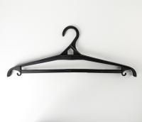 Картинка Вешалка-плечики для верхней одежды, пластик, размер 56-58 L=45см черная с сайта smikon.ru